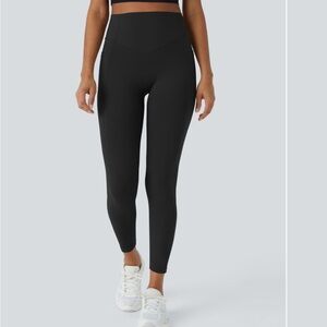 HALARA Black High-Rise Leggings with booty lift. Compression leggings.